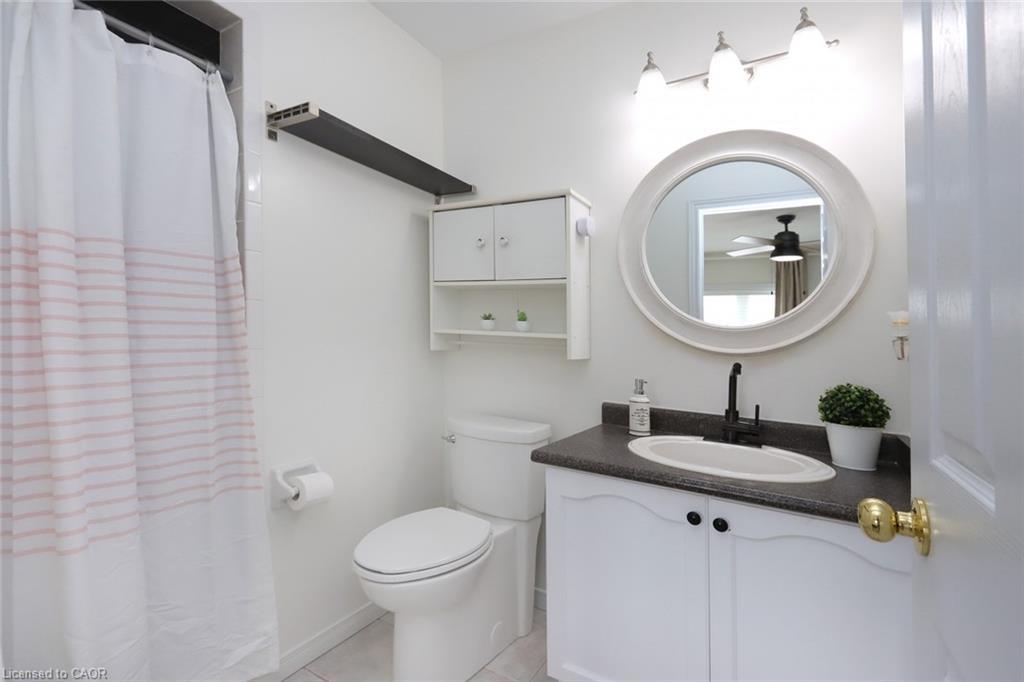 25-1771 Upper Wentworth Street, Hamilton, ON - Indoor Photo Showing Bathroom