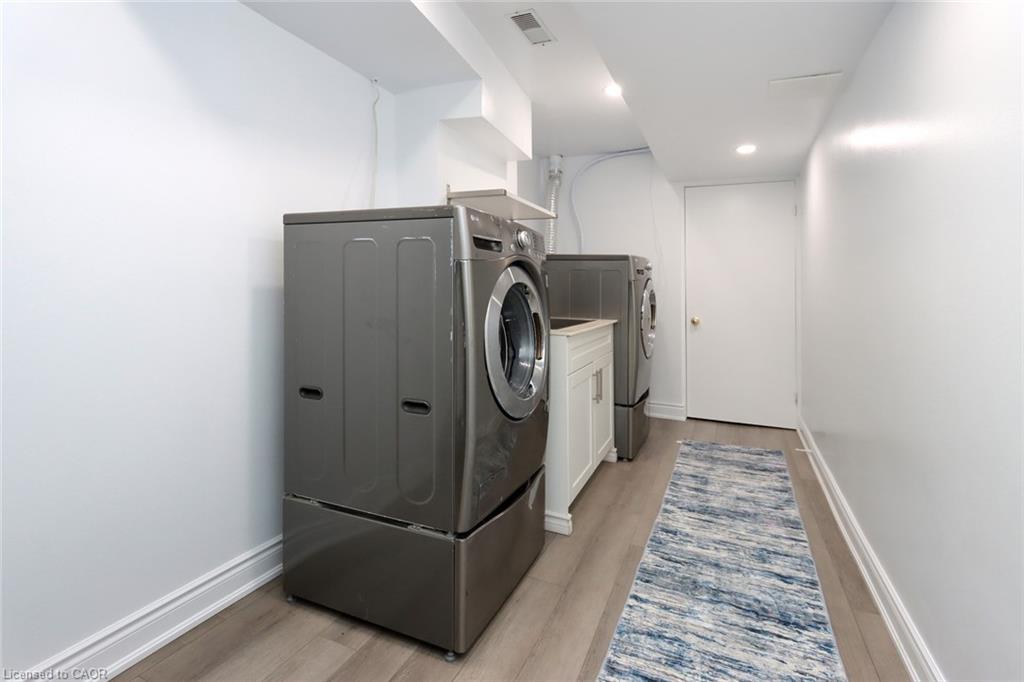 25-1771 Upper Wentworth Street, Hamilton, ON - Indoor Photo Showing Laundry Room