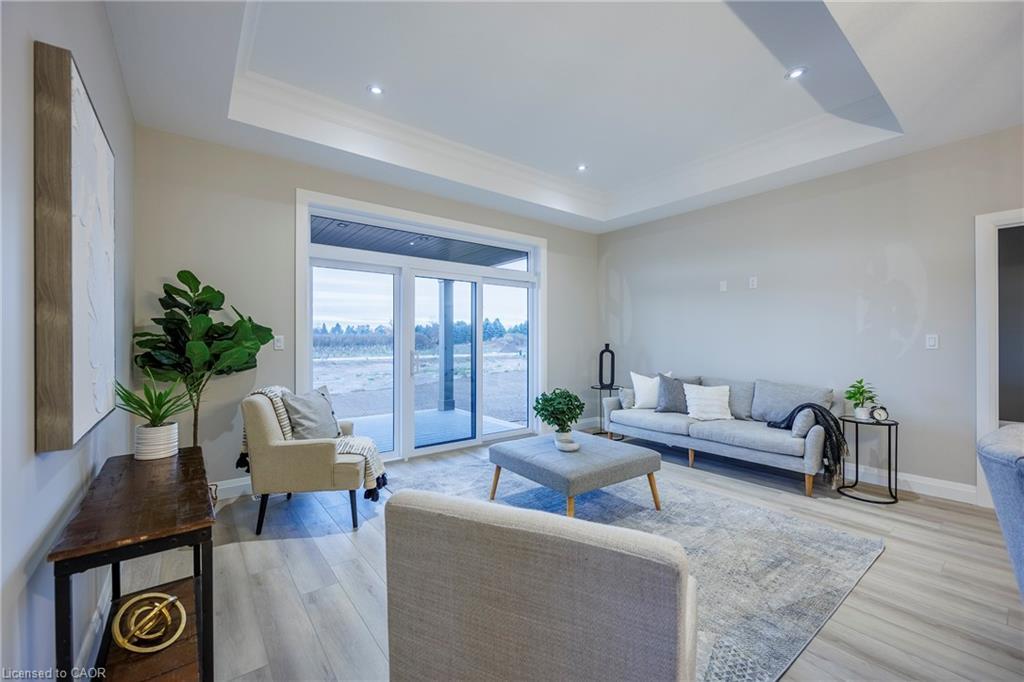 379 Argyle Avenue, Delhi, ON - Indoor Photo Showing Living Room