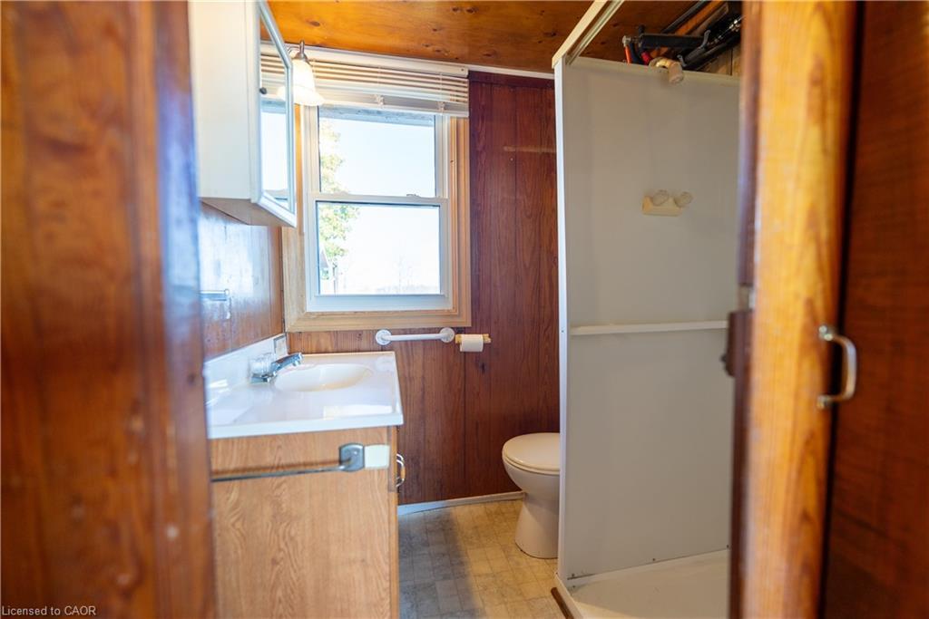 370 South Coast Drive, Nanticoke, ON - Indoor Photo Showing Bathroom