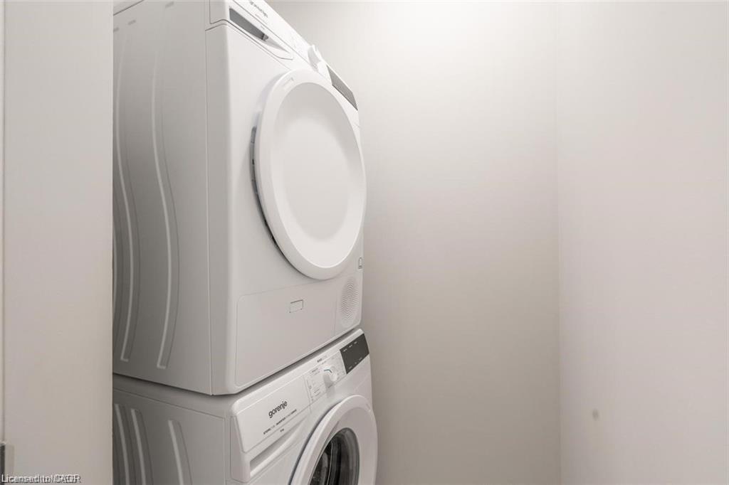 805-15 Queen Street S, Hamilton, ON - Indoor Photo Showing Laundry Room