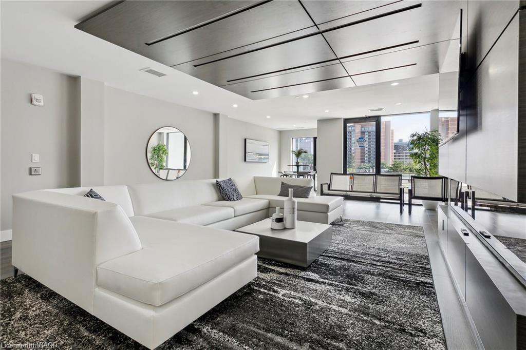 805-15 Queen Street S, Hamilton, ON - Indoor