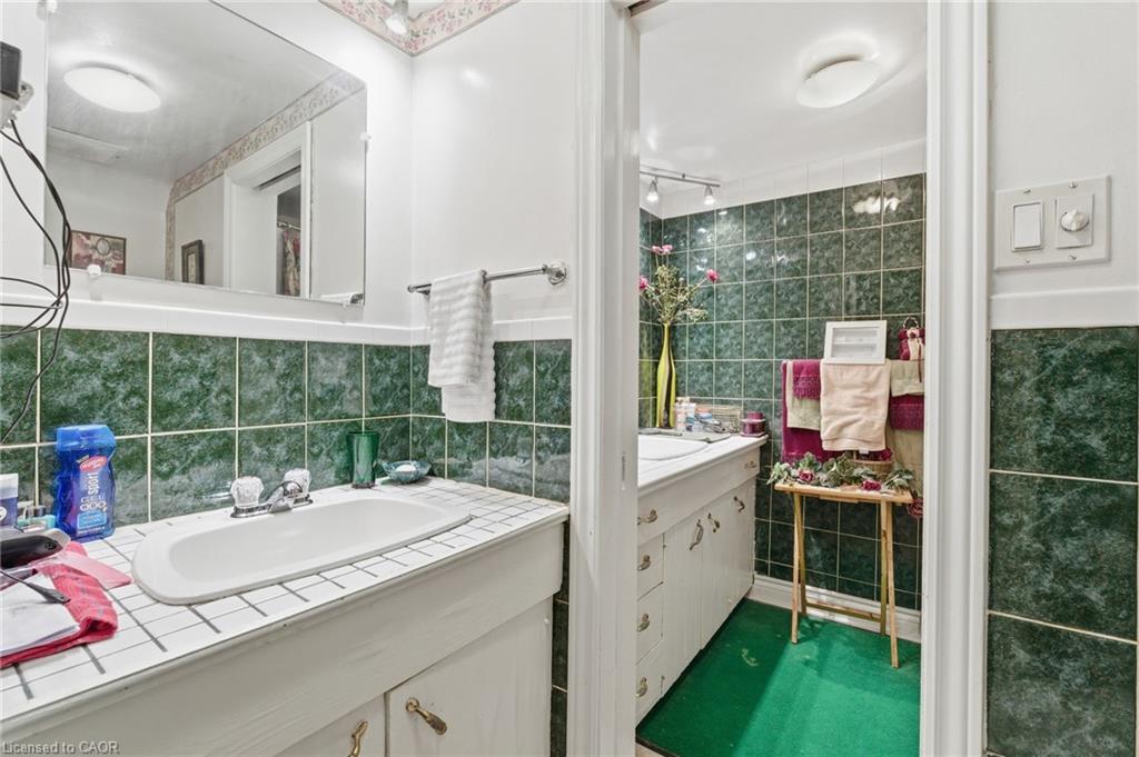 103-510 Queenston Road, Hamilton, ON - Indoor Photo Showing Bathroom