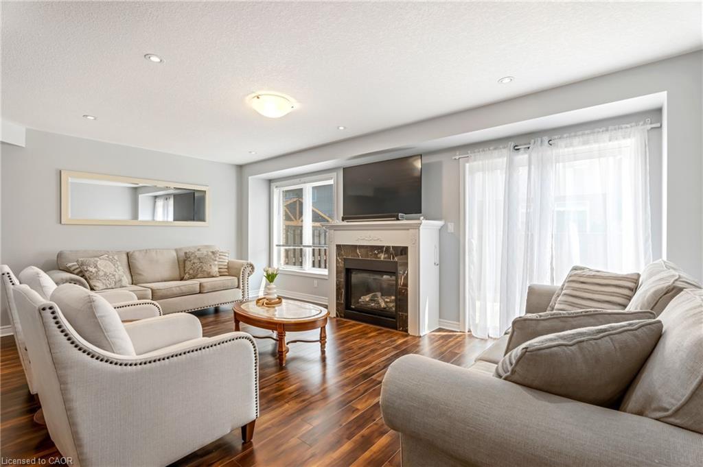 28 Charleswood Crescent, Hamilton, ON - Indoor Photo Showing Living Room With Fireplace