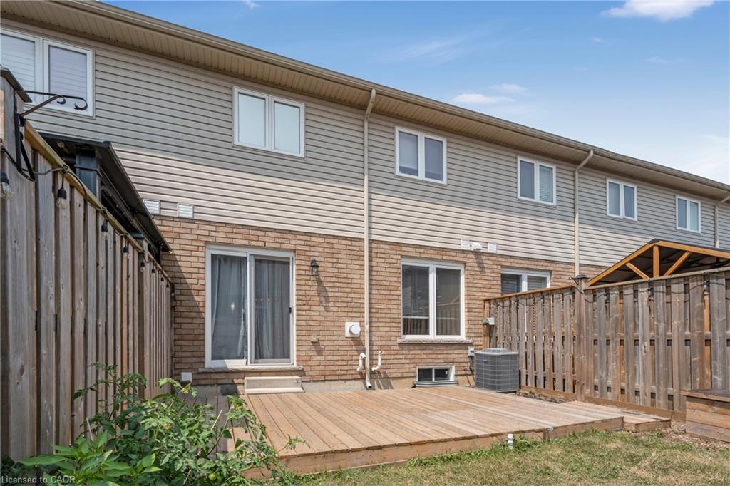 28 Charleswood Crescent, Hamilton, ON - Outdoor With Exterior
