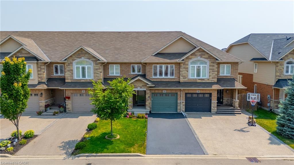 28 Charleswood Crescent, Hamilton, ON - Outdoor With Facade