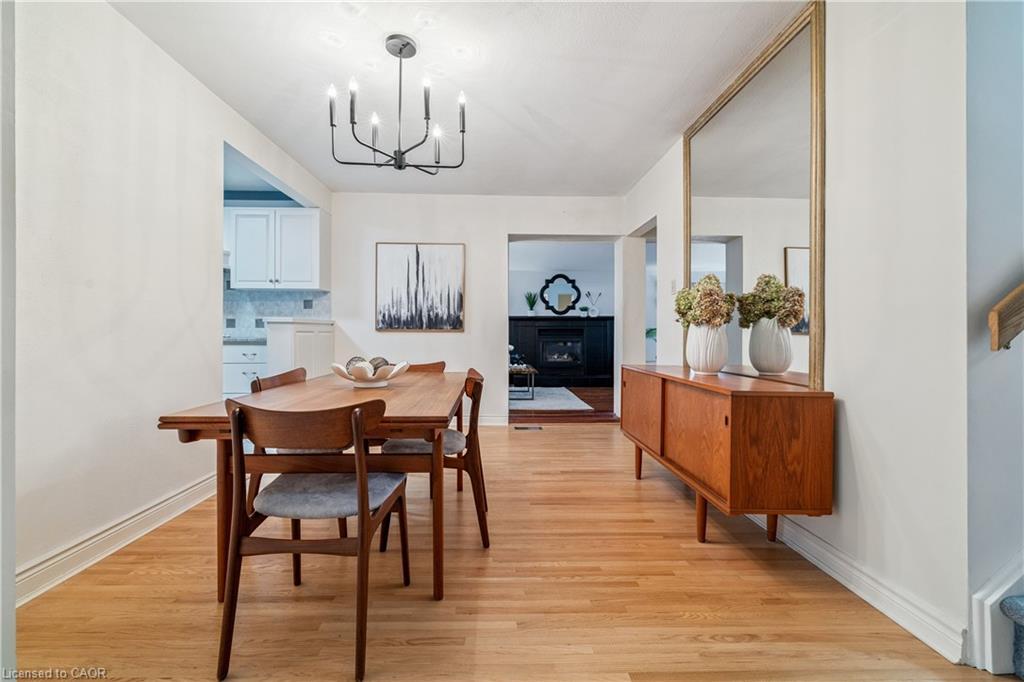 532 Elwood Road, Burlington, ON - Indoor Photo Showing Dining Room