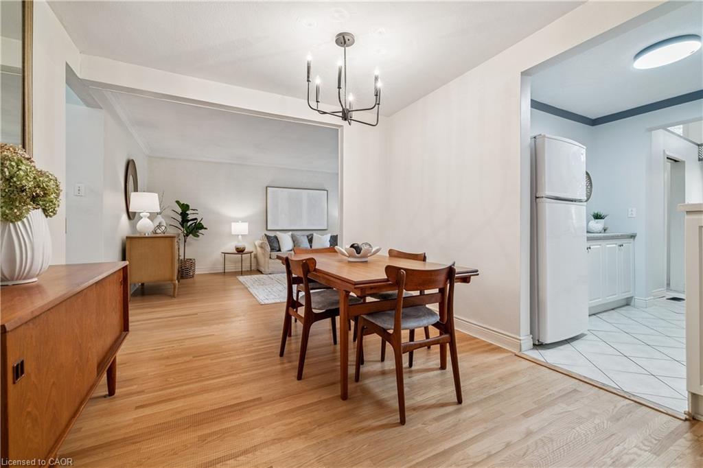 532 Elwood Road, Burlington, ON - Indoor Photo Showing Dining Room