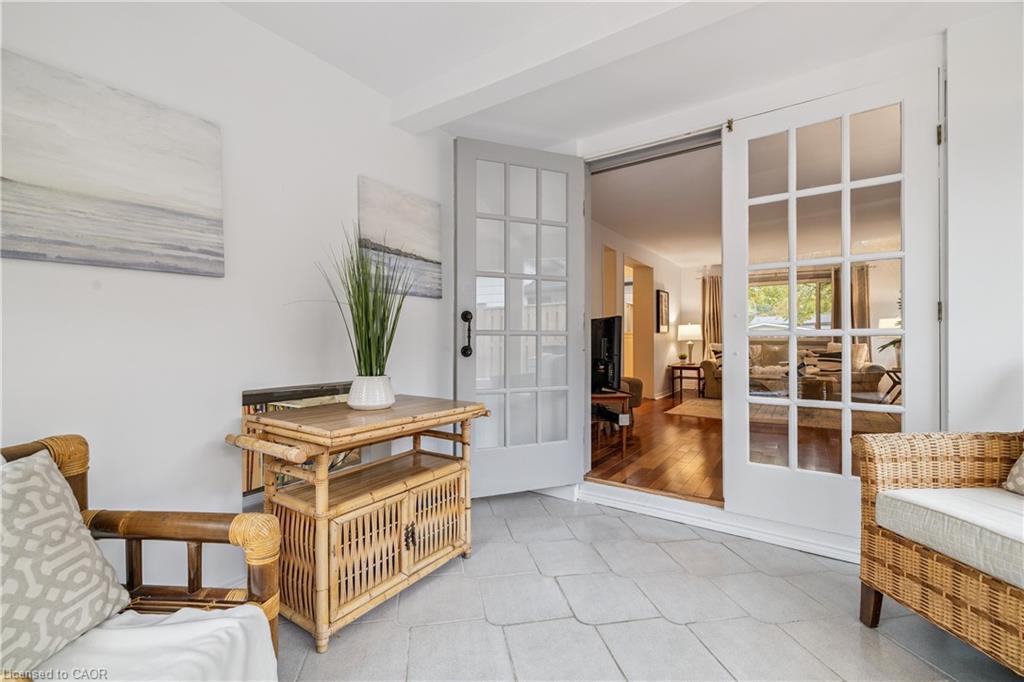 532 Elwood Road, Burlington, ON - Indoor