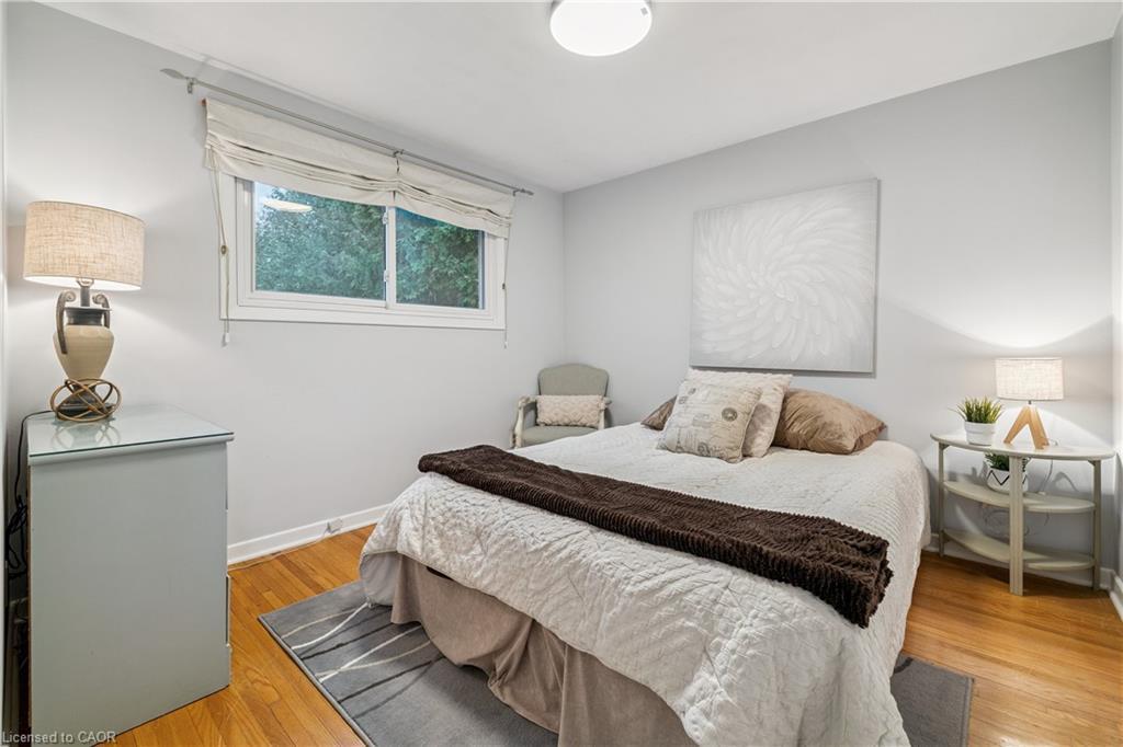 532 Elwood Road, Burlington, ON - Indoor Photo Showing Bedroom