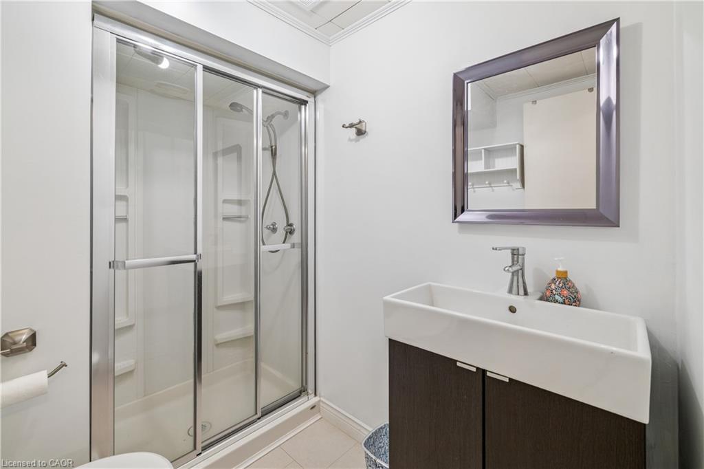 532 Elwood Road, Burlington, ON - Indoor Photo Showing Bathroom