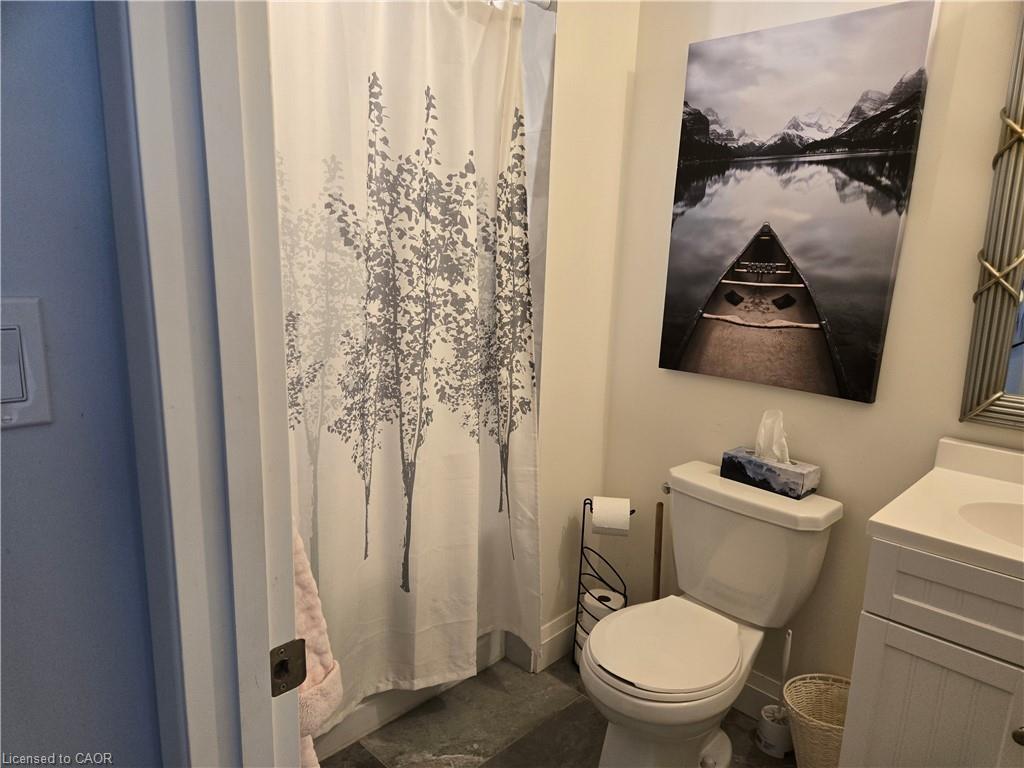 3922 Twenty Third Street, Lincoln, ON - Indoor Photo Showing Bathroom
