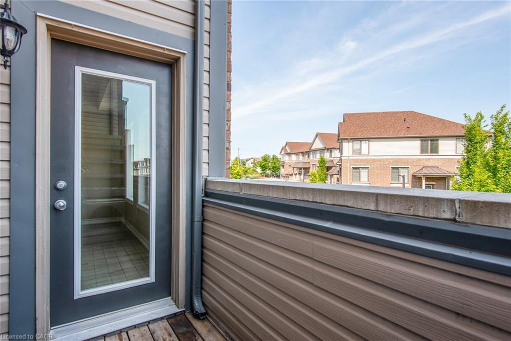 H3-70 Willowrun Drive, Kitchener, ON - Outdoor With Exterior