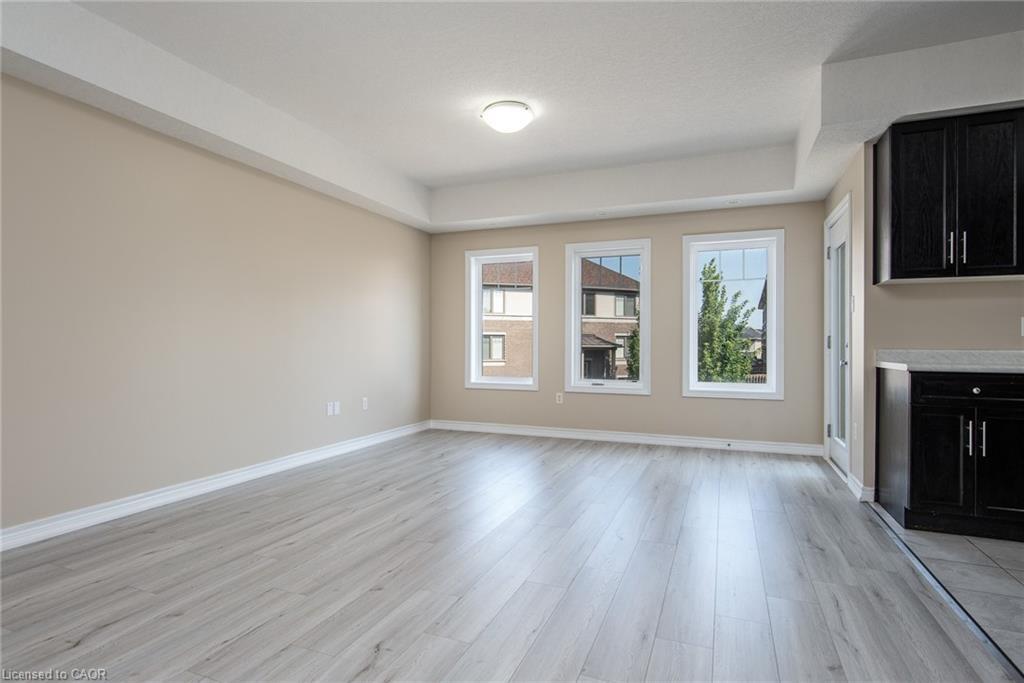 H3-70 Willowrun Drive, Kitchener, ON - Indoor With Fireplace