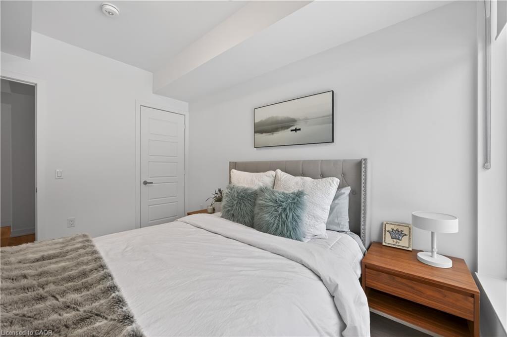 262-333 Sunseeker Avenue, Innisfil, ON - Indoor Photo Showing Bedroom