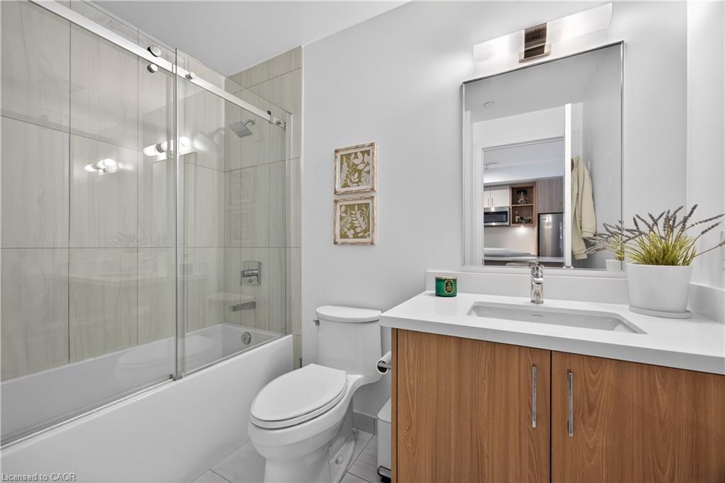 262-333 Sunseeker Avenue, Innisfil, ON - Indoor Photo Showing Bathroom
