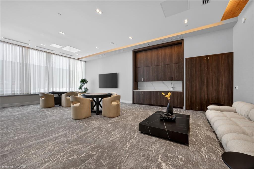 262-333 Sunseeker Avenue, Innisfil, ON - Indoor