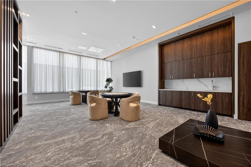 262-333 Sunseeker Avenue, Innisfil, ON - Indoor Photo Showing Other Room