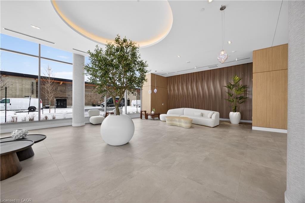 262-333 Sunseeker Avenue, Innisfil, ON - Indoor