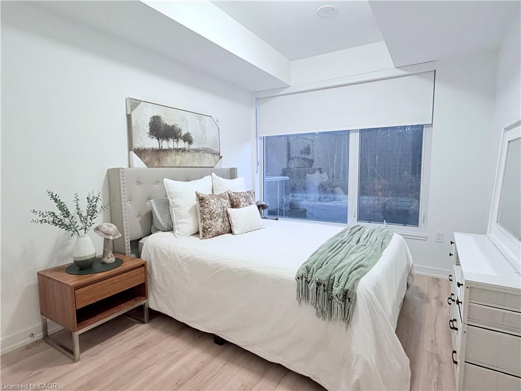 262-333 Sunseeker Avenue, Innisfil, ON - Indoor Photo Showing Bedroom