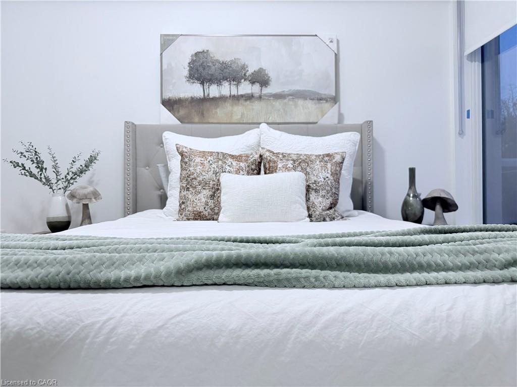 262-333 Sunseeker Avenue, Innisfil, ON - Indoor Photo Showing Bedroom