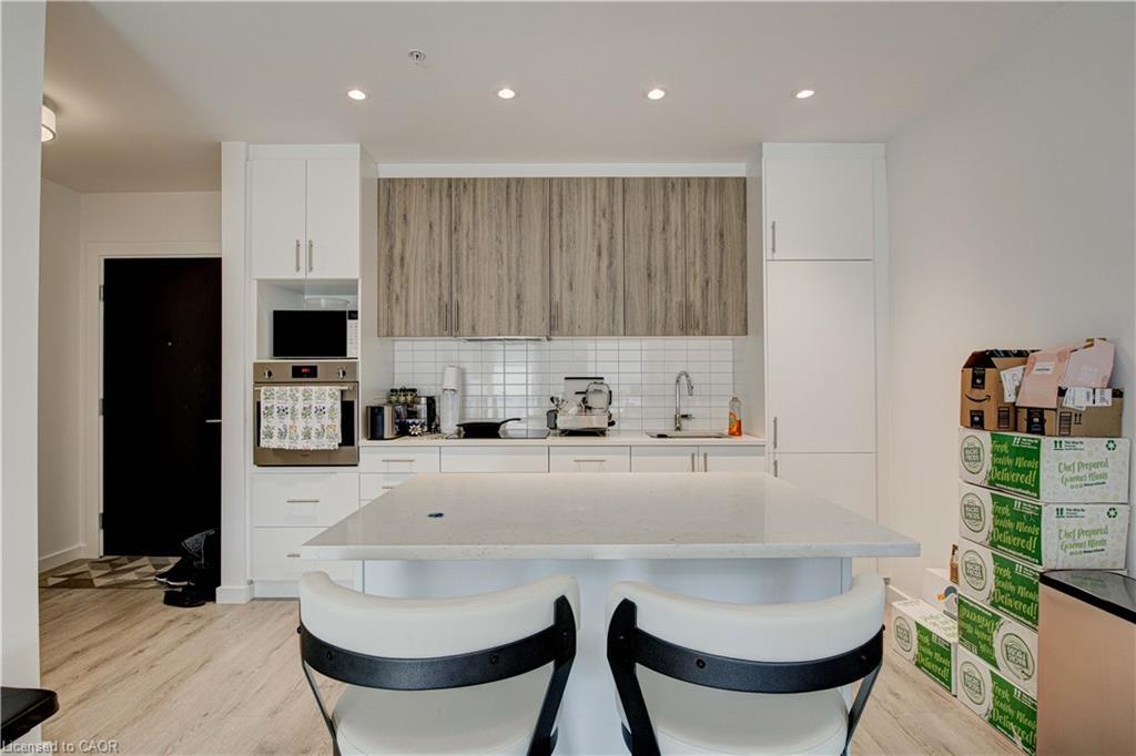 1803-181 King Street S, Waterloo, ON - Indoor Photo Showing Kitchen