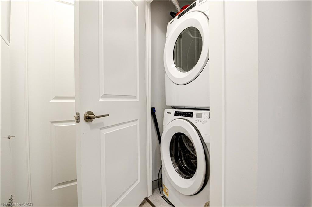 1803-181 King Street S, Waterloo, ON - Indoor Photo Showing Laundry Room