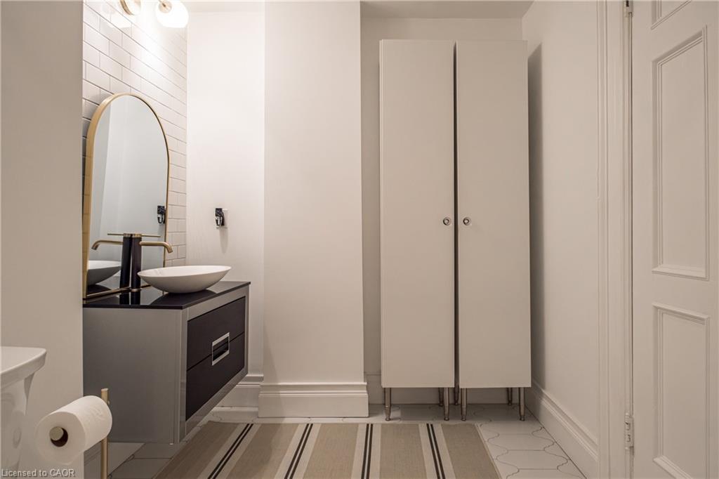 13-86 Herkimer Street, Hamilton, ON - Indoor Photo Showing Bathroom