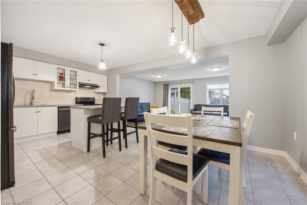 82 Couling Crescent, Guelph, ON - Indoor Photo Showing Dining Room