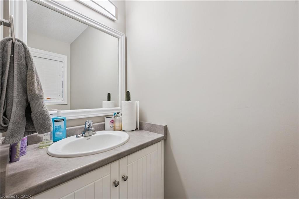 82 Couling Crescent, Guelph, ON - Indoor Photo Showing Bathroom