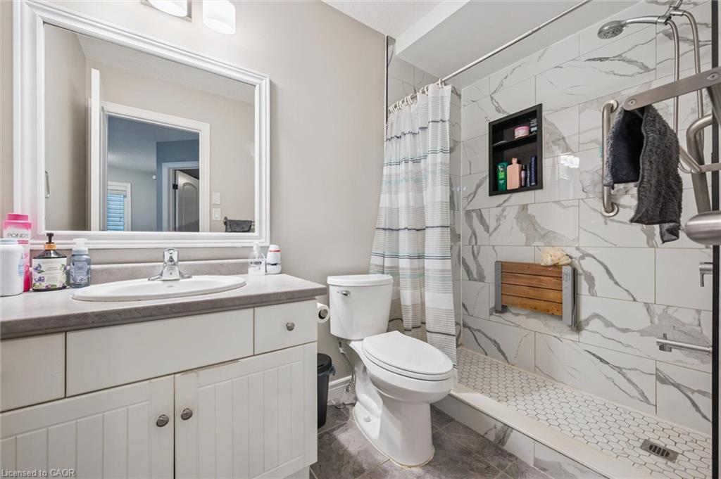 82 Couling Crescent, Guelph, ON - Indoor Photo Showing Bathroom