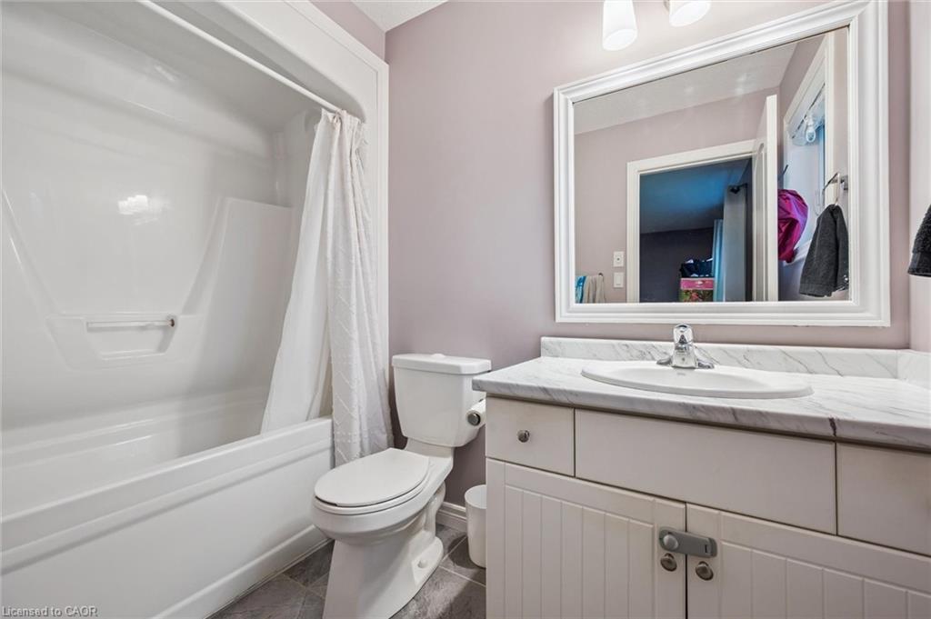 82 Couling Crescent, Guelph, ON - Indoor Photo Showing Bathroom
