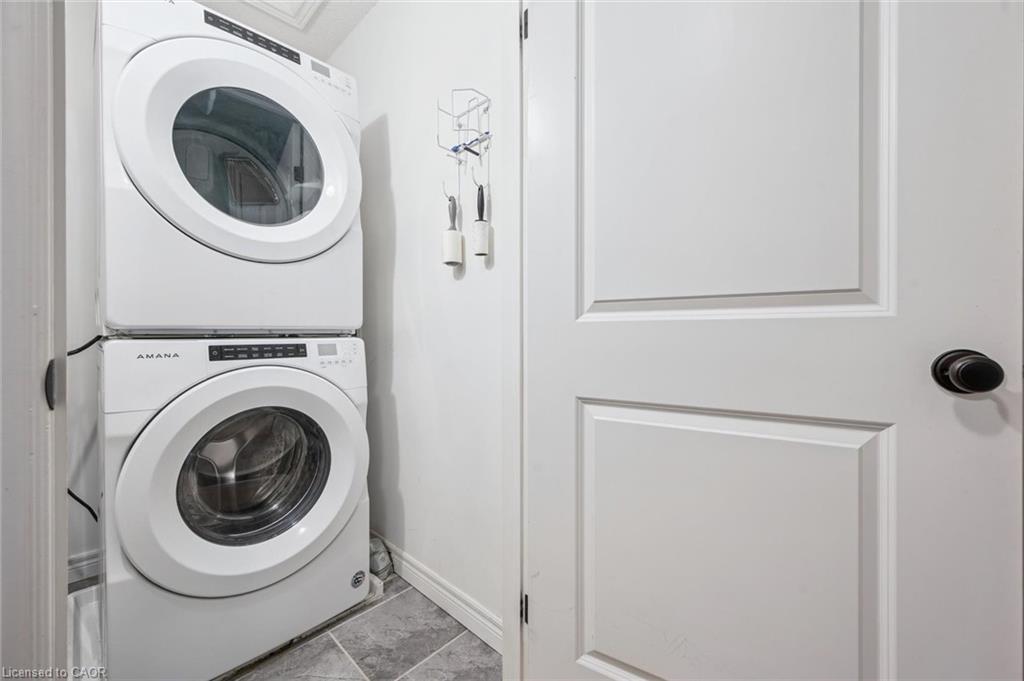 82 Couling Crescent, Guelph, ON - Indoor Photo Showing Laundry Room