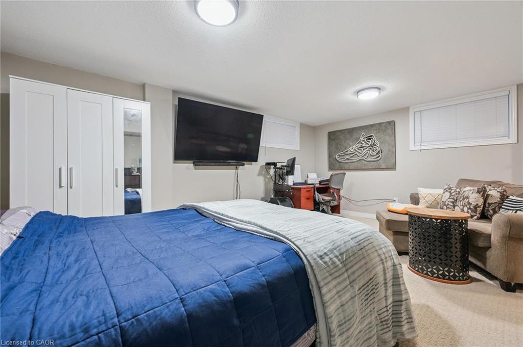 82 Couling Crescent, Guelph, ON - Indoor Photo Showing Bedroom