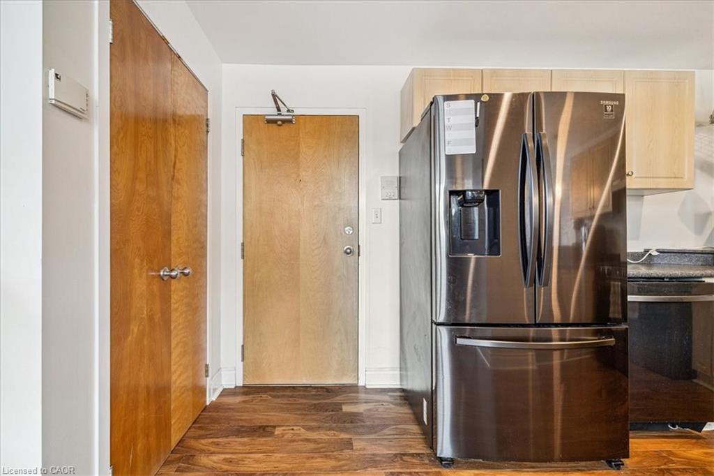 1B-73 Garfield Avenue S, Hamilton, ON - Indoor Photo Showing Kitchen With Stainless Steel Kitchen