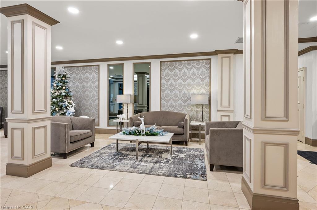 703-442 Maple Avenue S, Burlington, ON - Indoor