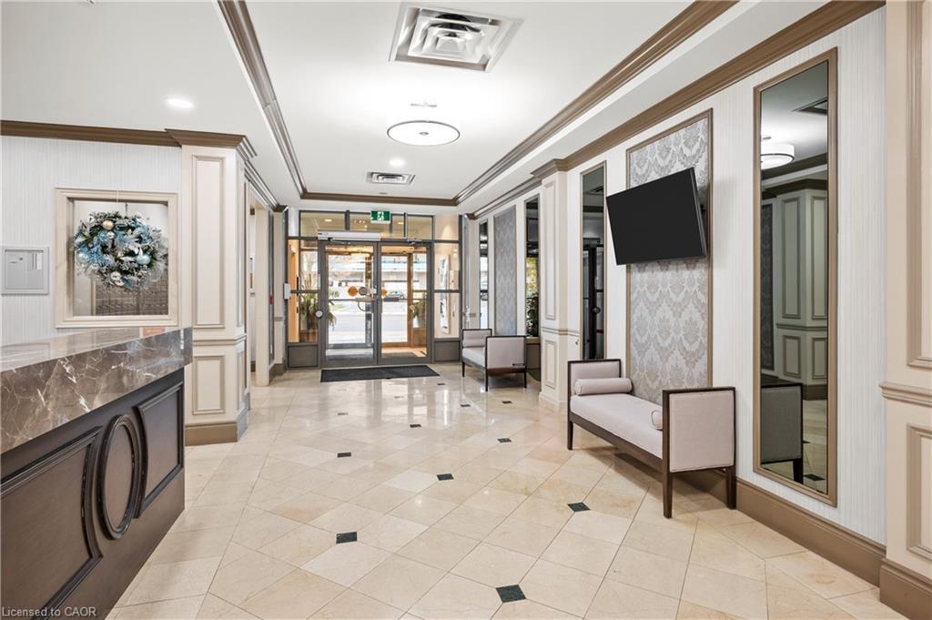 703-442 Maple Avenue S, Burlington, ON - Indoor Photo Showing Other Room