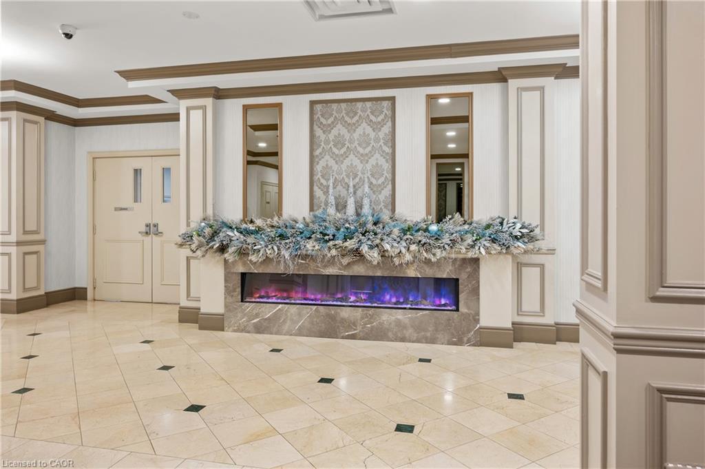 703-442 Maple Avenue S, Burlington, ON - Indoor Photo Showing Other Room