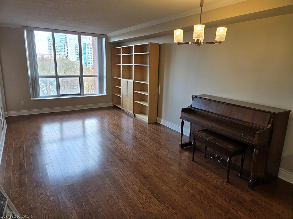 703-442 Maple Avenue S, Burlington, ON - Indoor Photo Showing Other Room