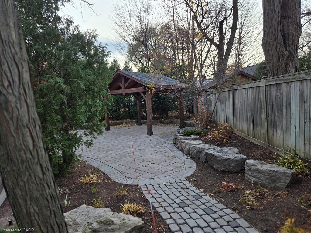 703-442 Maple Avenue S, Burlington, ON - Outdoor