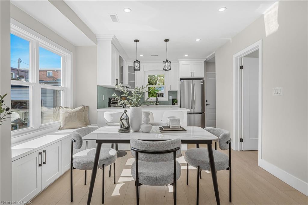 56 East 34Th Street, Hamilton, ON - Indoor Photo Showing Dining Room