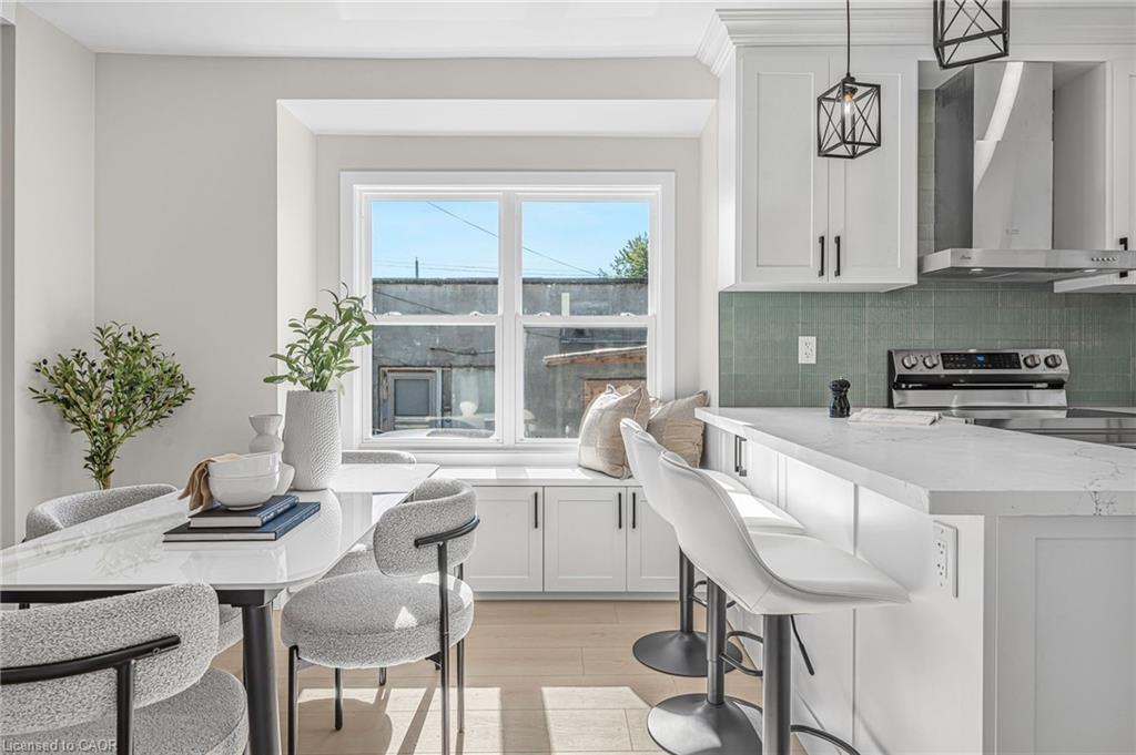 56 East 34Th Street, Hamilton, ON - Indoor