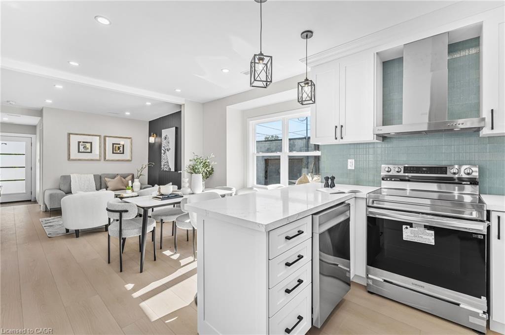 56 East 34Th Street, Hamilton, ON - Indoor