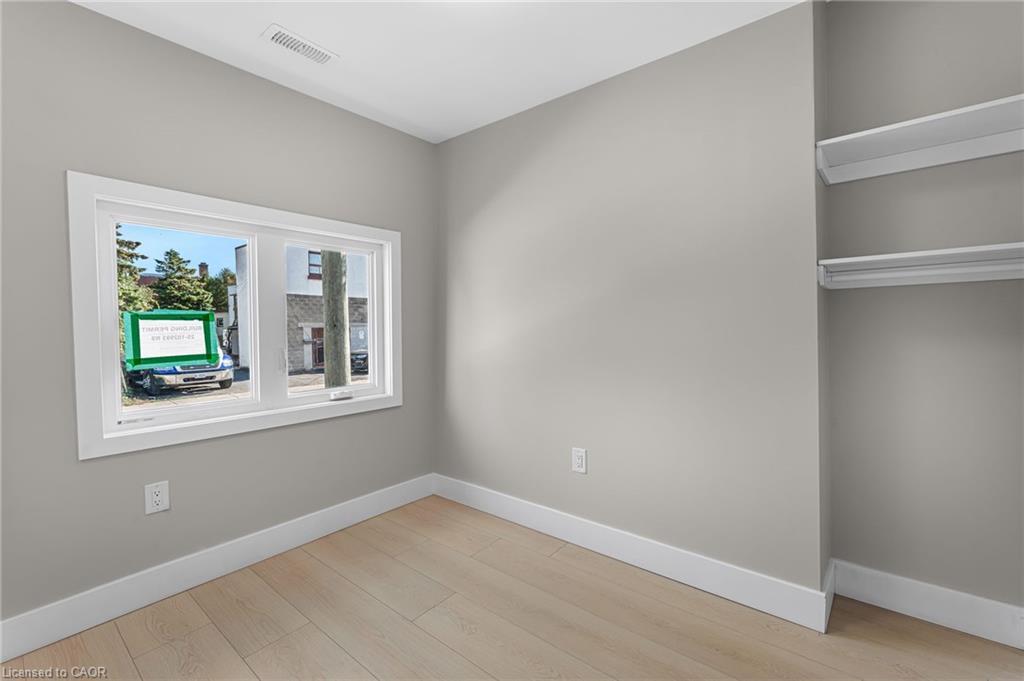 56 East 34Th Street, Hamilton, ON - Indoor Photo Showing Other Room