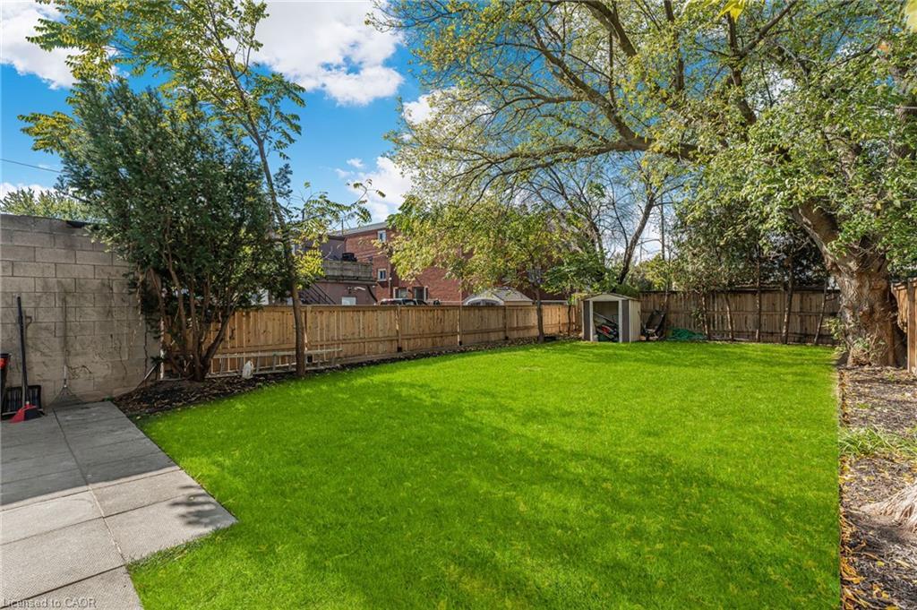 56 East 34Th Street, Hamilton, ON - Outdoor With Backyard