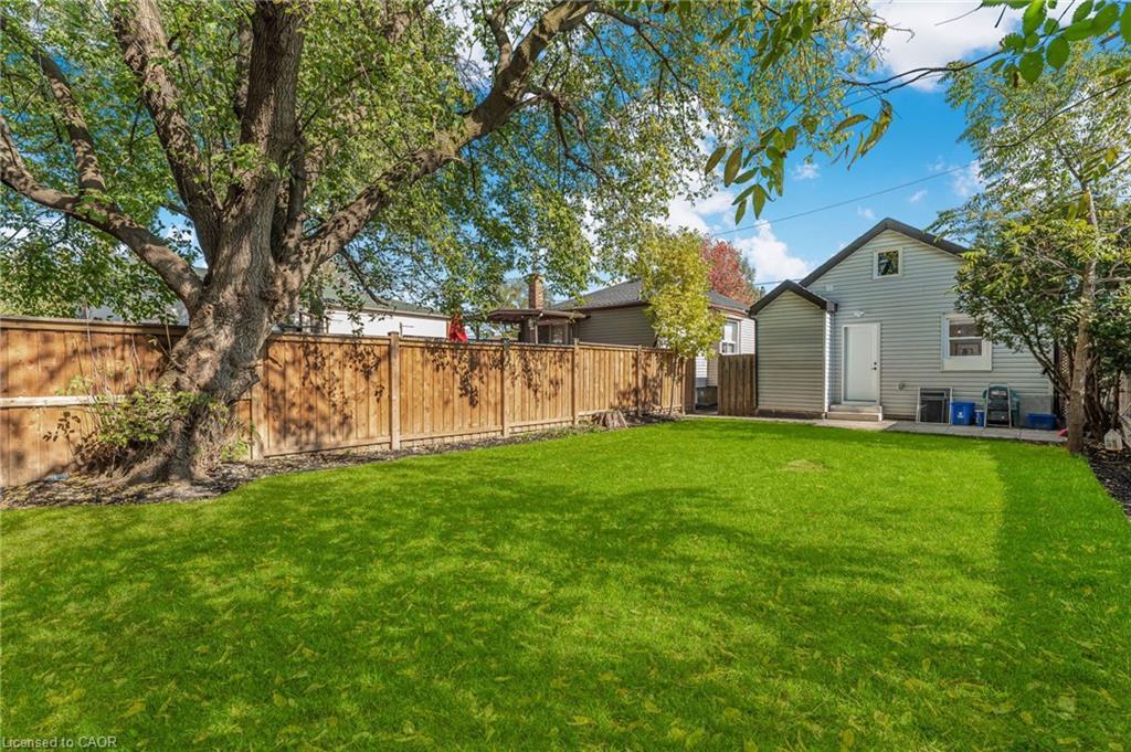 56 East 34Th Street, Hamilton, ON - Outdoor With Backyard