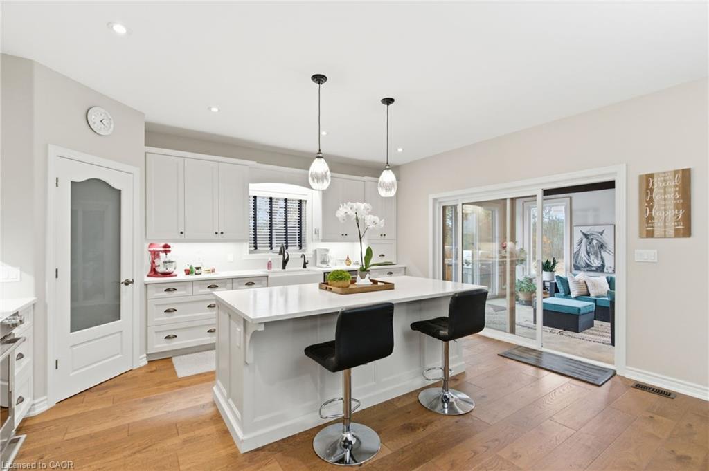 4343 Highway 3, Cayuga, ON - Indoor Photo Showing Kitchen With Upgraded Kitchen