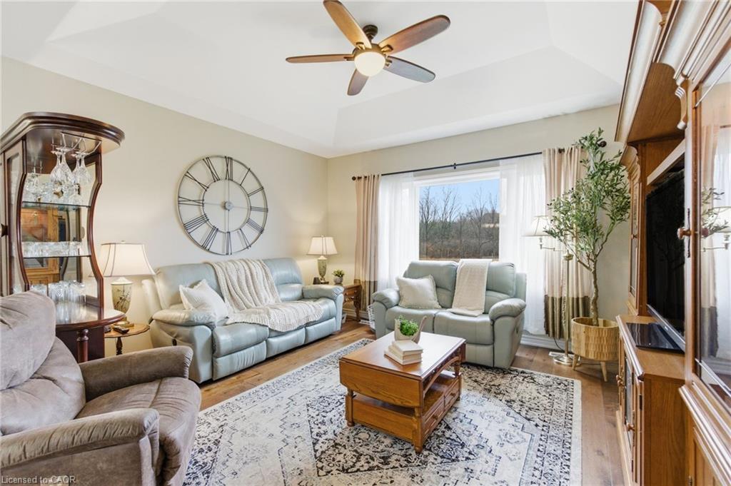 4343 Highway 3, Cayuga, ON - Indoor Photo Showing Living Room