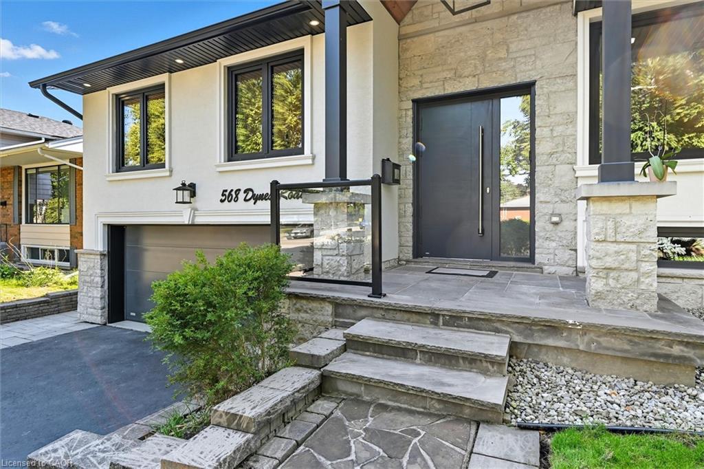 568 Dynes Road, Burlington, ON - Outdoor With Deck Patio Veranda