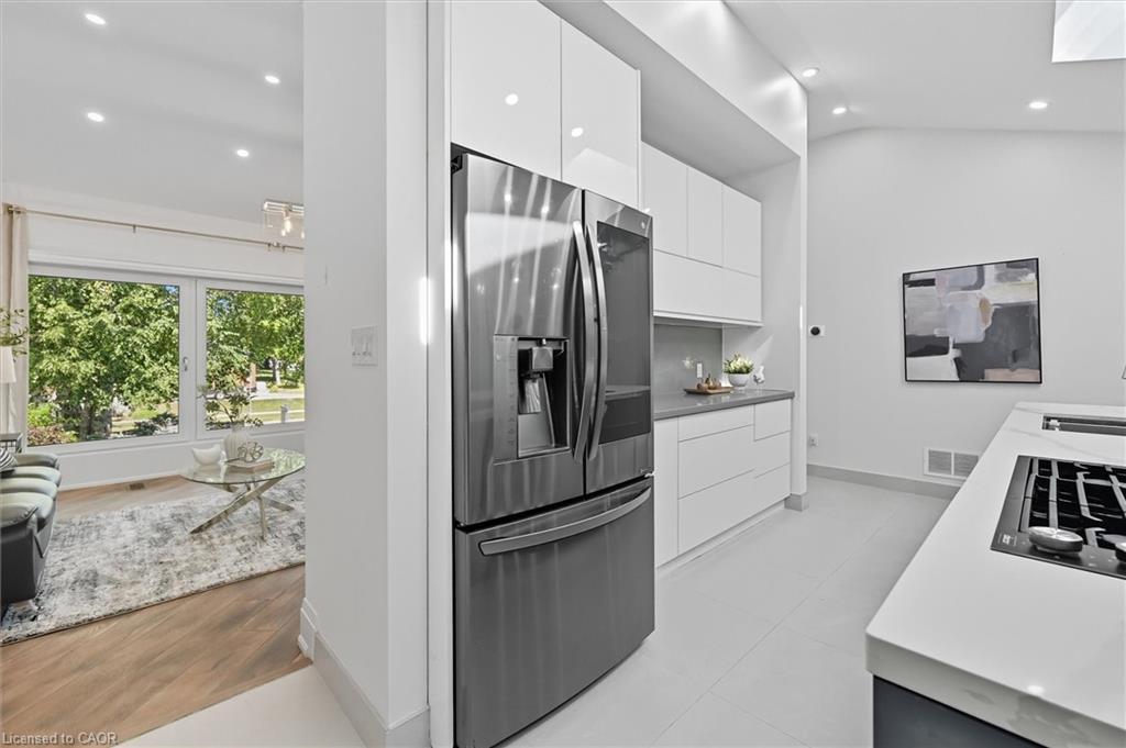 568 Dynes Road, Burlington, ON - Indoor Photo Showing Other Room